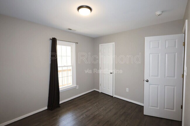 Building Photo - 4500 Sunfield Pl