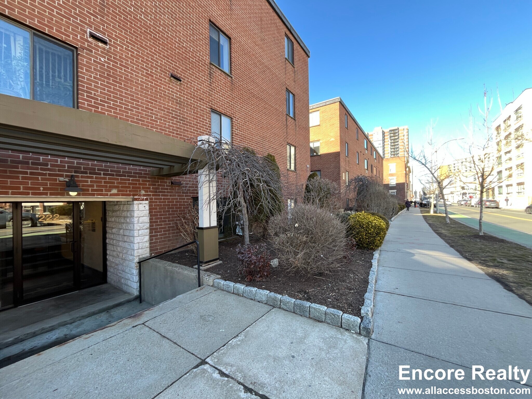 Building Photo - 109 Babcock St