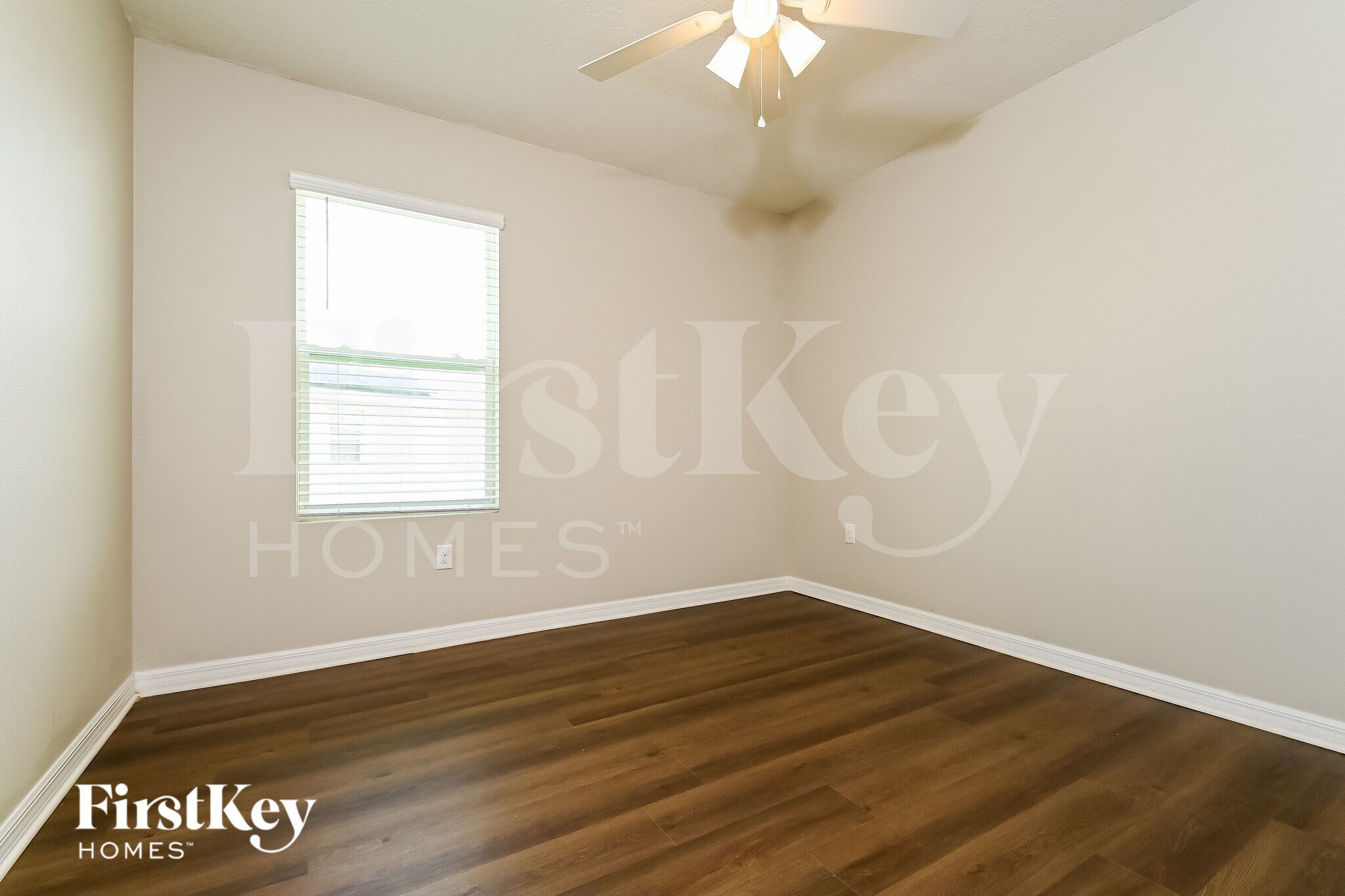 Building Photo - 11010 Leland Groves Dr