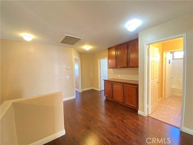 Building Photo - 708 Hillview St