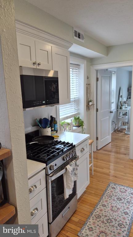 Building Photo - 230 Pine St