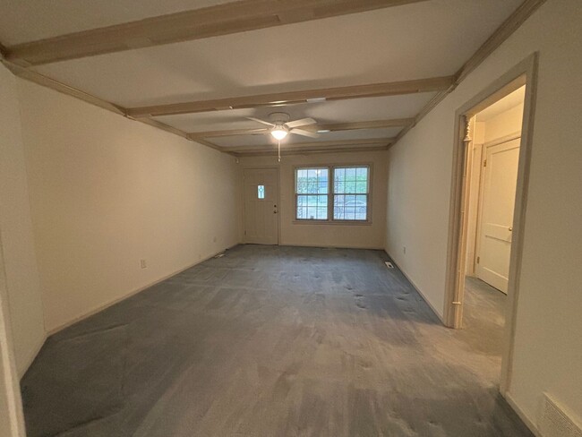 Building Photo - 2 bedroom 1 bath home with 1 car garage! Available to Rent or Rent to Own!