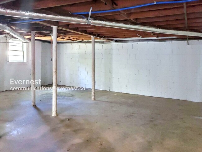 Building Photo - Updated 3 Bedroom Home in Mableton / Near ...