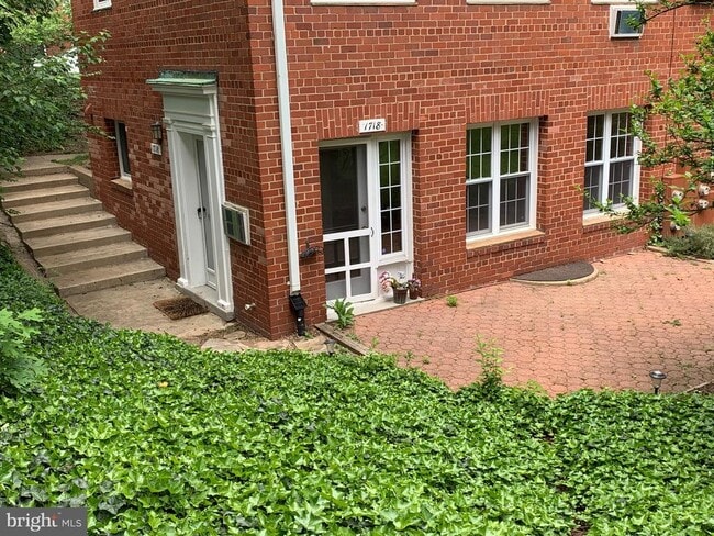 Building Photo - 1718 Preston Rd
