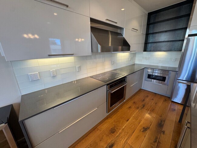 Building Photo - Perfect Sloan Lake Home with all the features and great views