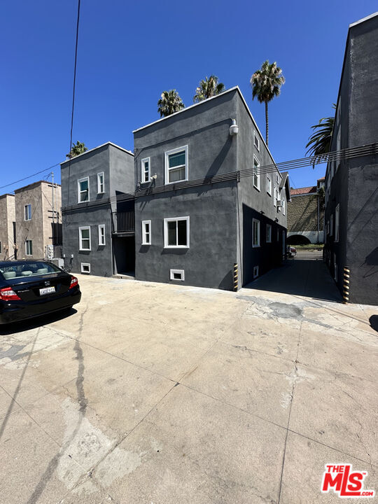 Building Photo - 5528 Franklin Ave