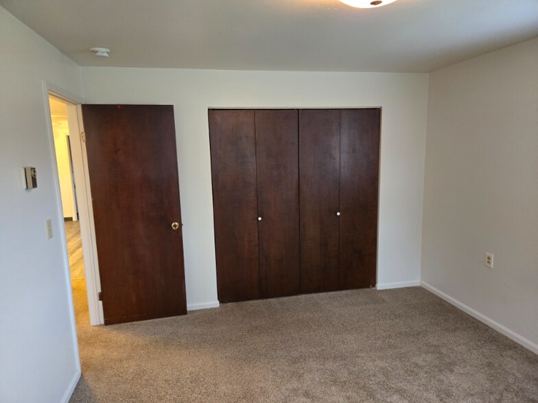 Building Photo - 1341 E Highland Ave