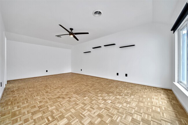 Building Photo - 33 River Hollow Ln