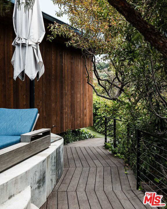 Building Photo - 2532 Canyon Oak Dr