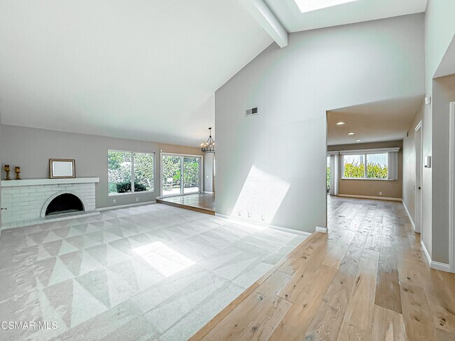 Building Photo - 360 N Greenmeadow Ave