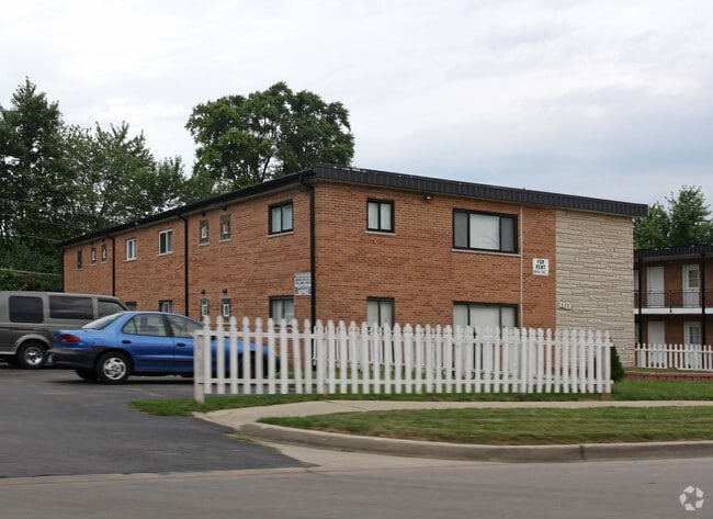 Building - 306-314 Wilson Ave