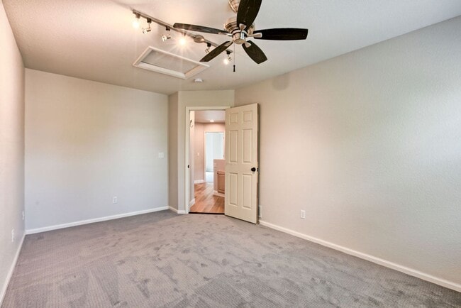 Building Photo - Absolutely Stunning 4 Bedroom Home in Mariana Butte