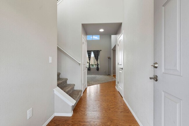 Building Photo - 3 Bedroom 2 1/2 Bath in Loveland