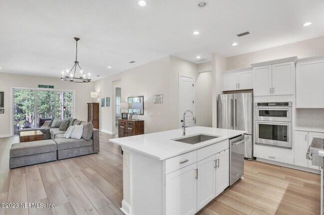 Building Photo - 158 Liberty Bell Rd