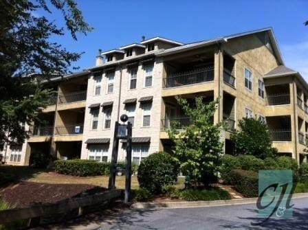 Building Photo - Immaculate Condo in The Flats of Woodlake! - Available August!