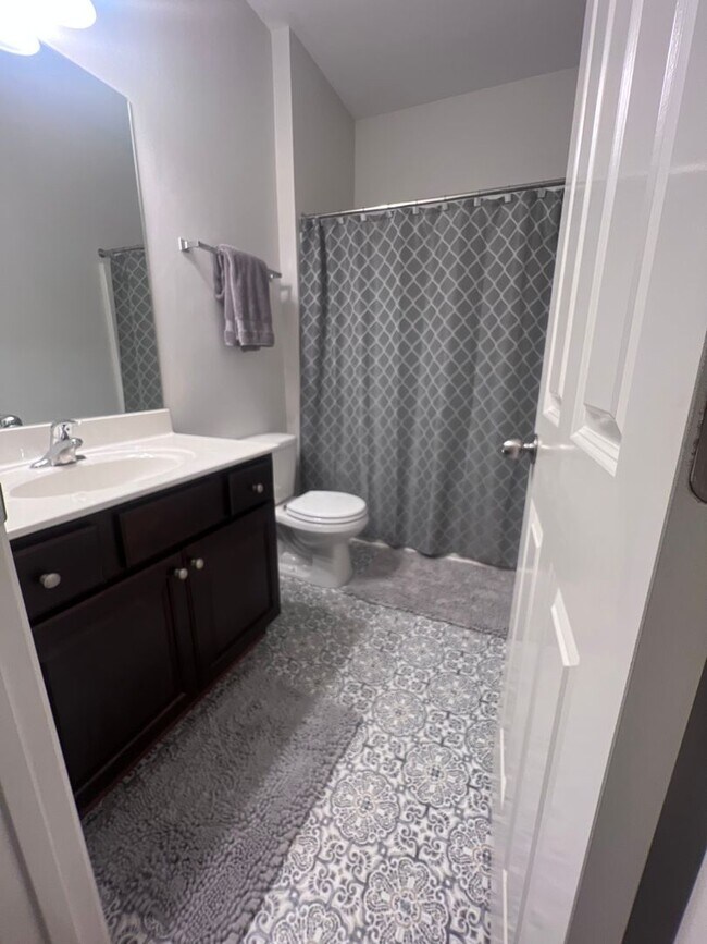 Building Photo - Lenox Village Apartment