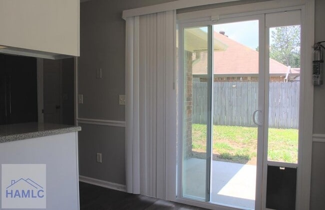 Building Photo - 2356 Rowe St