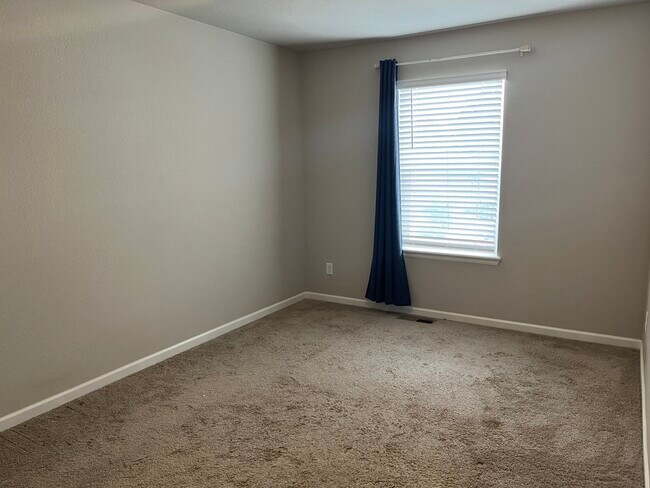 Building Photo - 656 Stonebridge Dr