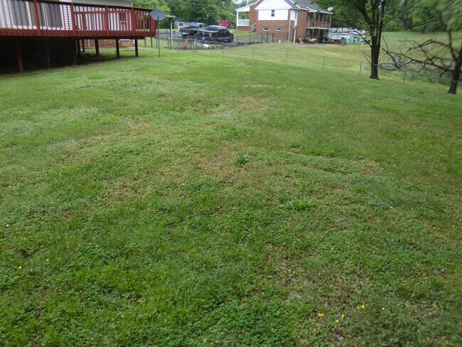 Building Photo - 10451 Edgehill Ln