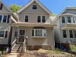 Building Photo - 68 Condict St