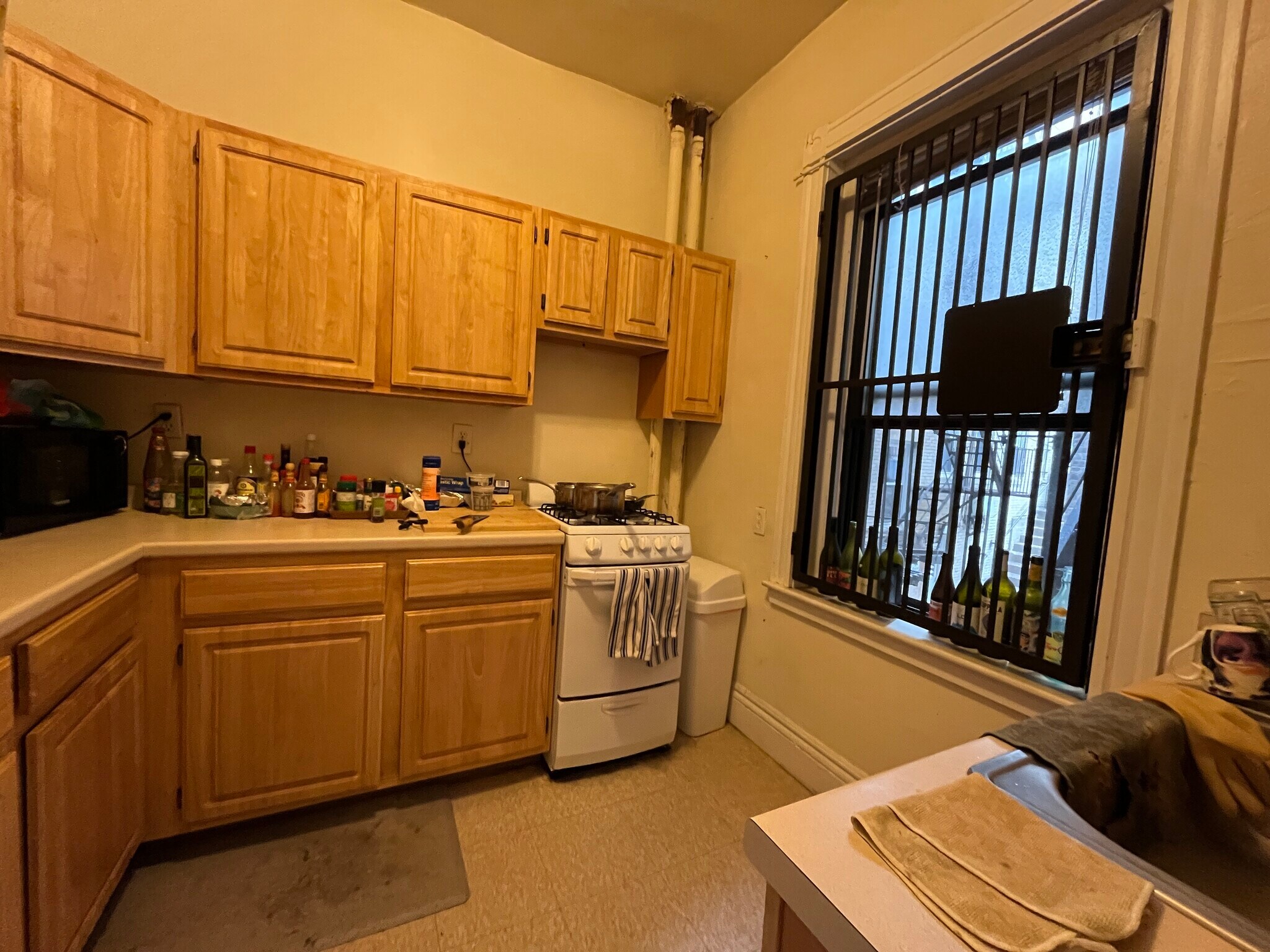 Building Photo - 376 Riverway