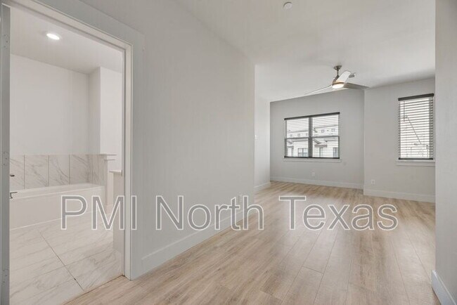 Building Photo - 770 Cavitt Ct