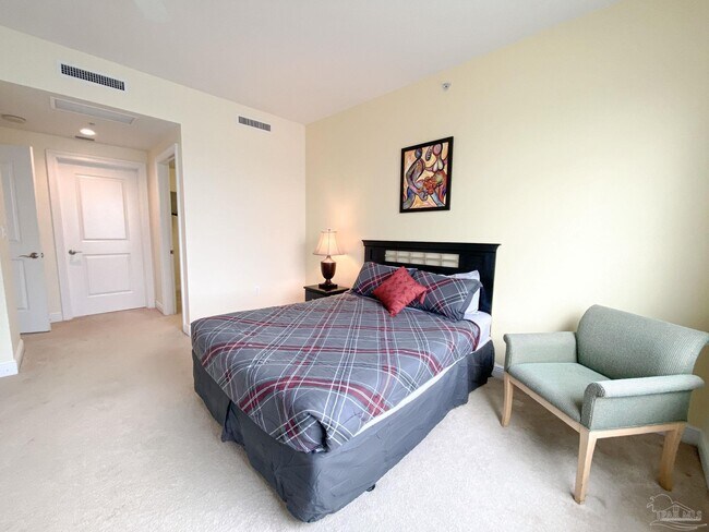 Building Photo - 645 Lost Key Dr