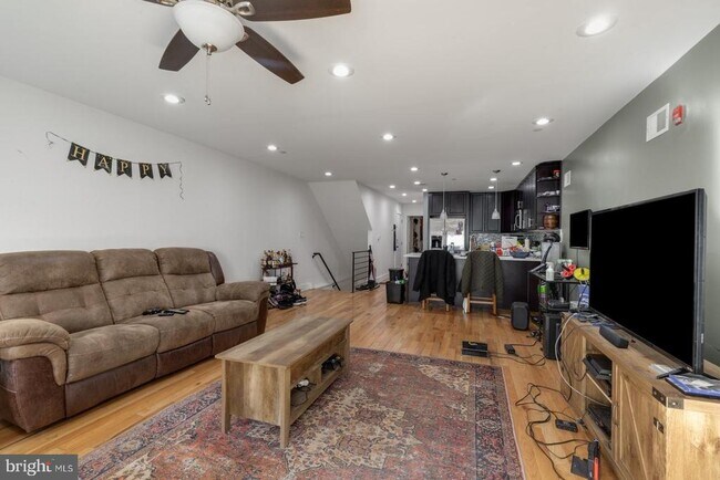 Building Photo - 1233 N 2nd St