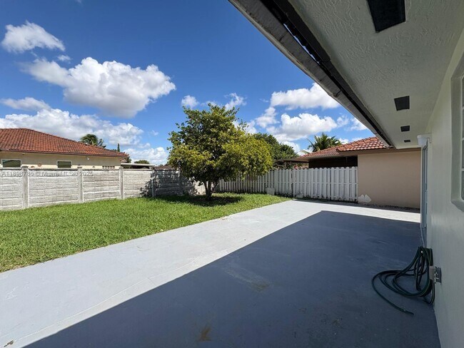 Building Photo - 14845 SW 36th Terrace