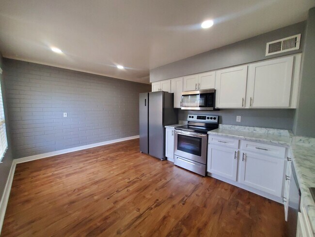 Interior Photo - Town & Country Apartments