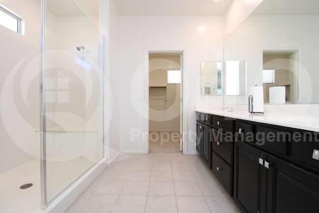 Building Photo - 5353 W Desert Hollow Dr