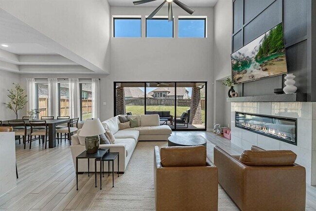 Building Photo - 27111 Velencia Mist Ct