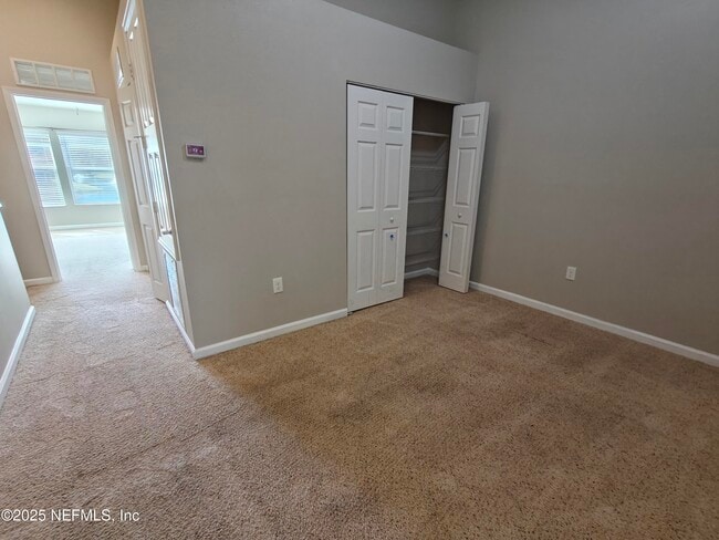 Building Photo - 6918 Roundleaf Dr