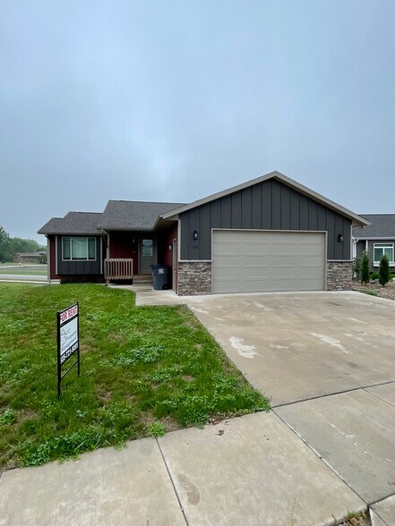 Building Photo - 628 Rachel Ln