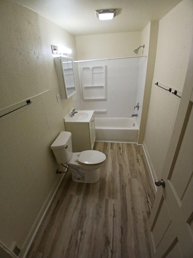 Building Photo - 730 Ashland Ave