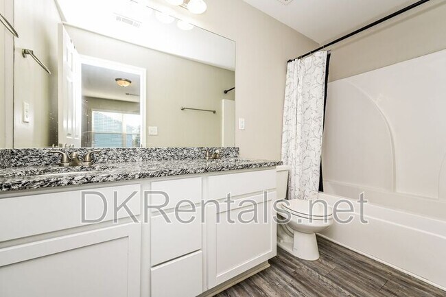 Building Photo - 402 Whippet St