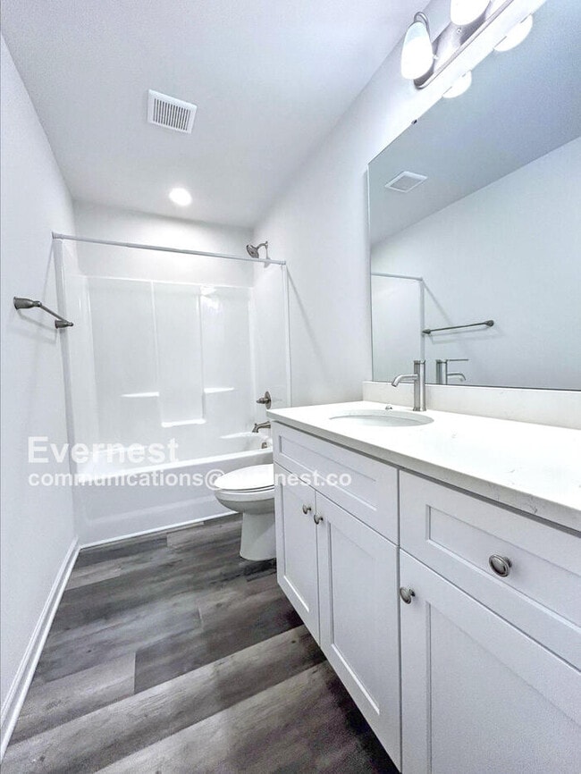Building Photo - 3621 Quail Dr