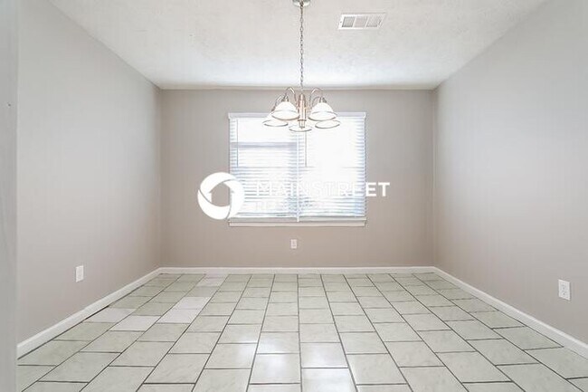 Building Photo - 3 Bedroom Pet-Friendly Home in Snellville,...