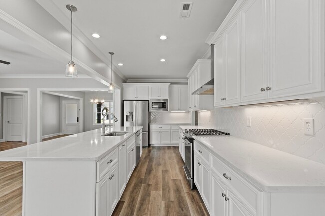 Building Photo - 4 Bed 3.5 Bath Home on the Golf Course