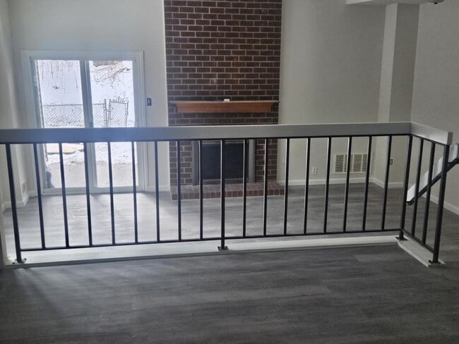 Building Photo - 1719 Julie Ct