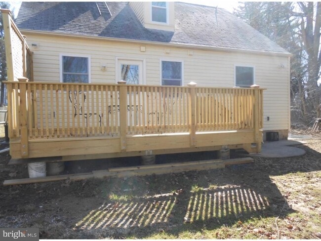 Building Photo - 2349 Woodland Rd