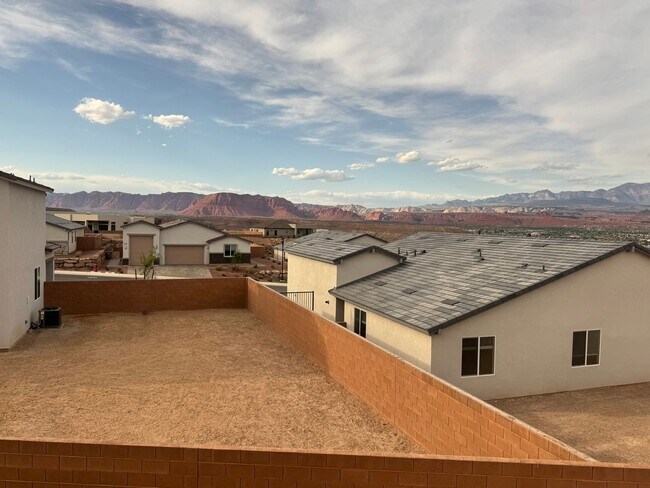 Building Photo - Brand New!!!  Beautiful 4 Bedroom Divario Home! VIEWS VIEWS VIEWS!!!