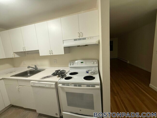 Building Photo - 66 Homer Ave