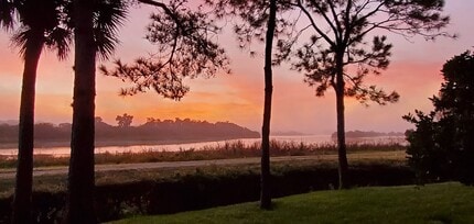 Building Photo - Annual UNfurnished 2/2 ground floor condo in water front boating community