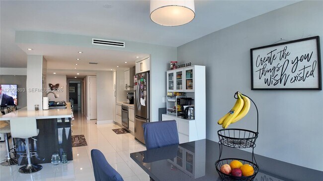 Building Photo - 2049 S Ocean Dr