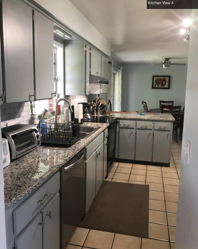 Building Photo - Indialantic 2 Bedroom Home