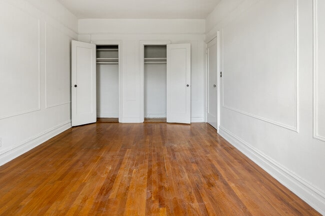 Building Photo - 555 Ovington Ave