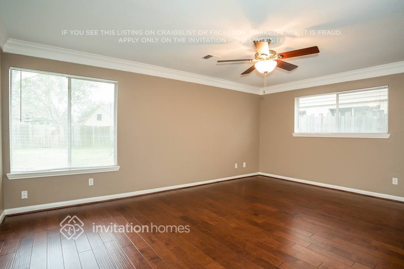 Building Photo - 22507 Red River Dr