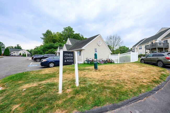 Building Photo - 1 Forest Glen Cir