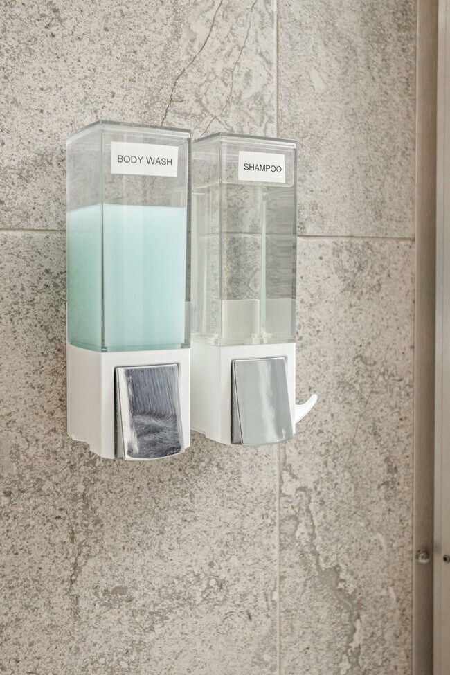 Building Photo - 325 N Bancroft St